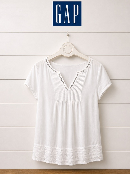 GAP Tops - GAP – Y2K white embroidered blouse – Size XS
